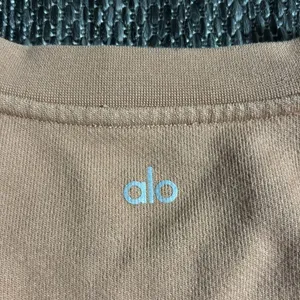 Alo Yoga Fade Long Sleeve Pullover Slash Out Distressed Henna Size XS thumbnail 4