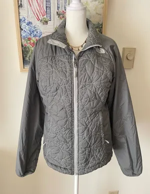 The North Face Catawissa Floral Embroidered Quilted Puffer Jacket Women’s Small thumbnail 1