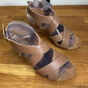 Diba Weekend Brown Strappy Cork Wedge Sandals Women's 6 Buckle Open Toe thumbnail 2