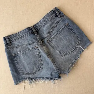 Zara Women‎ Distressed Denim Shorts Medium Wash Button Fly Size 4 thumbnail 3