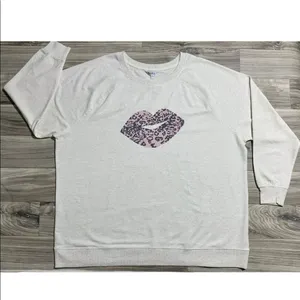 Wildfox Leopard print kiss lips oversized statement sweatshirt size medium thumbnail 3