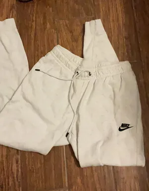 Nike joggers  thumbnail 1