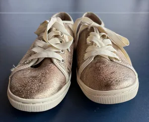 Fossil Gold Metallic Shimmer Statement Sneakers Lace Up Comfort Shoes Size 7 thumbnail 1