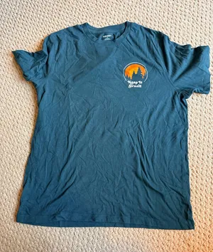 Old Navy graphic Tee thumbnail 1