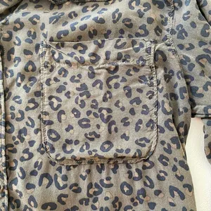 Abercrombie & Fitch Leopard Print Button Down Shirt Women’s Small thumbnail 6