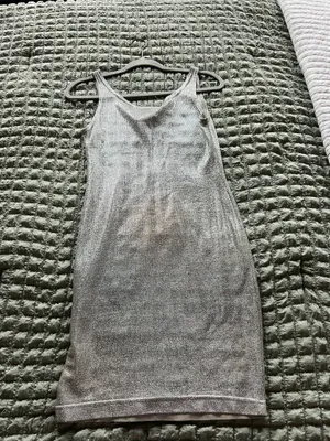 Silver metallic bodycon dress with a V-neckline and spaghetti straps. Size: S #glamour #party #bodycon thumbnail 3