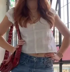 Brandy Melville Linen Top thumbnail 4