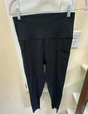 OFFLINE by Aerie Goals High-Rise 7/8 Pocket Legging in Black thumbnail 1