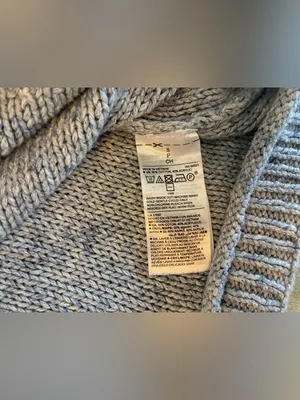 Women’s Old Navy Size Small Heather Gray Knit Crewneck Sweater thumbnail 4