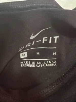 NWOT Women’s Nike Black/Gray Crop Leggings Size M thumbnail 4