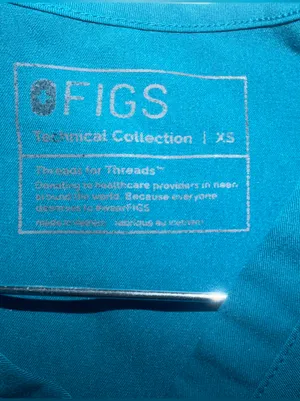 2 FigsScrub tops thumbnail 5