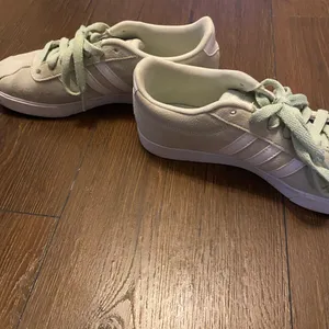 💜 Adidas Gazelle Sneakers Tennis Shoes in Seafoam Mint Green thumbnail 7