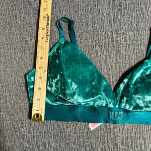 Victoria’s Secret Pink Women’s Green Bra thumbnail 15