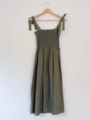 NEW Aritzia Wilfred Women’s Golden Hour Smocked Organic Linen Midi Dress thumbnail 10