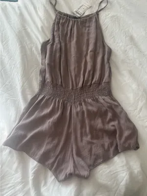 New. Brandy Melville Blanche
Romper Gray thumbnail 2