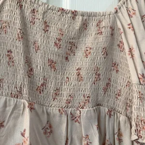 Saltwater Luxe Boutique Pin Tucked Cropped Blouse Top Size Medium thumbnail 8