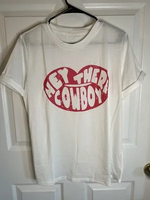 Women’s White Short Sleeve Graphic T-shirt ‘Hey There Cowboy’ Size Medium NWOT thumbnail 1