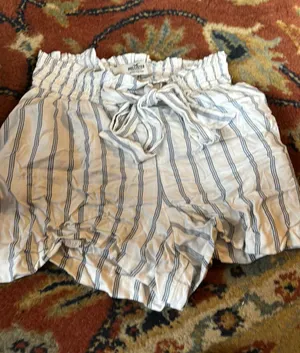 Hollister Ultra High Rise Shorts thumbnail 1