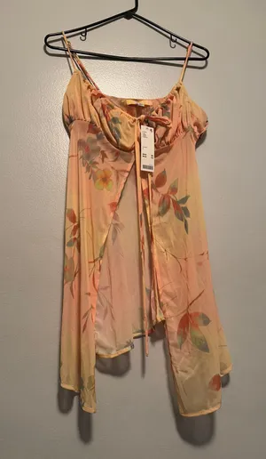 Urban Outfitters • TANK TOPS AND CAMIS thumbnail 1