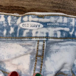 Old Navy Vintage Wash Rockstar Super Skinny Jeans thumbnail 3