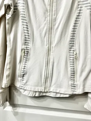 Lululemon Jacket. Ladies 10 thumbnail 3