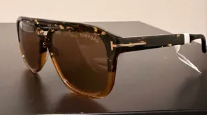 Tom Ford GERRARD 776 56E Dark Havana / Brown Sunglasses TF776 56E 56mm thumbnail 1