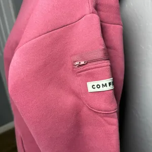 Comfrt Travel Essentials Hoodie, Berry, M Purple Size M thumbnail 4
