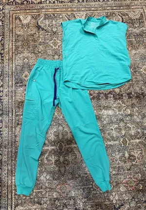 Surgical Green FIGS Set Scrubs thumbnail 1