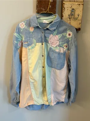 Styles To Go Vintage Floral Embroidered Button-Up thumbnail 1