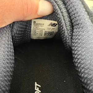 New Balance 990 V5 Sneakers in Navy Blue thumbnail 6
