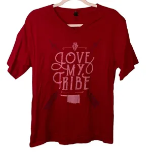 District Made Love My Tribe Graphic T-Shirt Medium‎ Red Boho Inspirational Tee Casual thumbnail 1