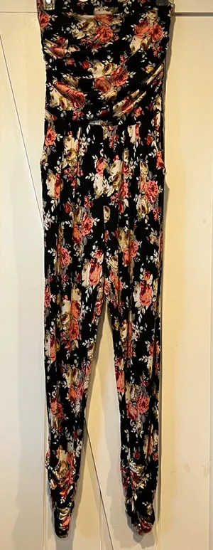 FLORAL AMERICAN DREAM" SLTRAPLESS JUMPSUIT xs w/pockets one piece thumbnail 1