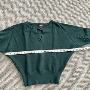 Express sweater thumbnail 3