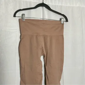 Set‎ Active Cropped Athletic Pull On Elastic Waist Workout Leggings Size Medium thumbnail 3