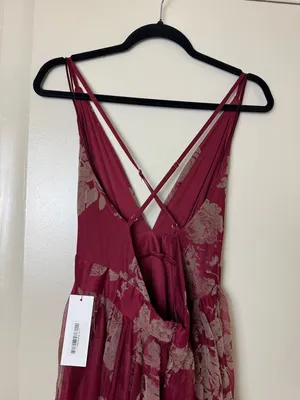 Ever After Red Floral Sleeveless V-Neck Open Back Maxi Dress NWT Size S thumbnail 5
