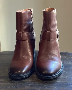 Lucky Brand Brown Leather Ankle Boots size 6.5 EUC thumbnail 1