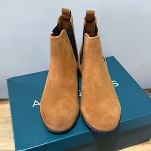 Aerosoles Chelsea flat genuine leather Carmel boots‎ Size 7 thumbnail 4