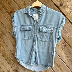 Abercrombie and Fitch super soft button down denim shirt size xs thumbnail 1