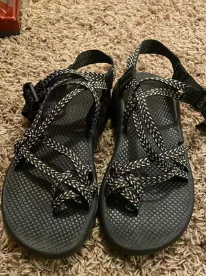 One Toe Strap thumbnail 1