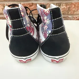 Vans Floral Skateboard Shoe Womens 10 Mens 8.5 High Top Floral Sneaker Skate thumbnail 4