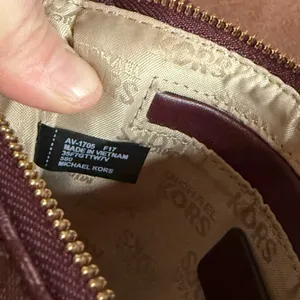 Michael Kors Jet Set Large Signature Wristlet Maroon. thumbnail 5