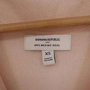 Banana Republic Womens XS Peach Pink 100% Merino Wool Polo V-Neck Sweater thumbnail 2