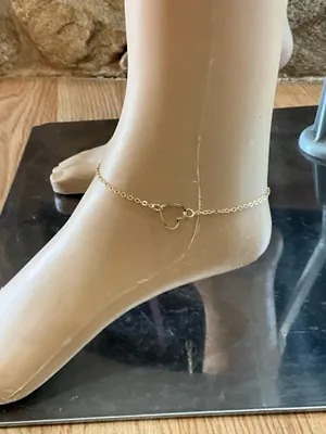 Elegant Gold Heart Charm Anklet thumbnail 1