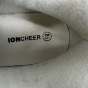 Ioncheer Cheerleading Shoes Women 8.5 White Good Star Detail Athletic S1940 thumbnail 6