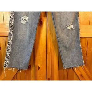 Lucky brand relaxed taper jeans Size 4/27 raw hem side design (4668) thumbnail 2