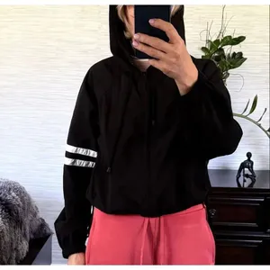 Forever 21 Black Cropped Hooded Windbreaker Jacket Size M thumbnail 2