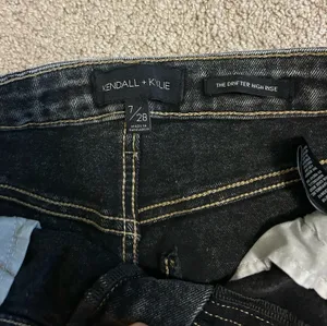 Kendall + Kylie Shorts thumbnail 3