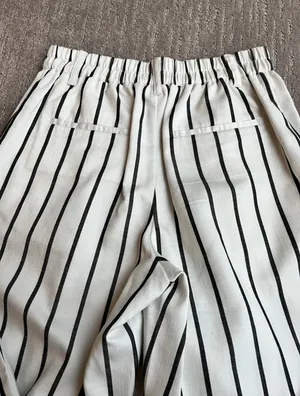 Forever 21 Black And White Striped Pants thumbnail 4