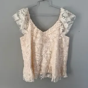 Anthropologie Textured Off The Shoulder Lace Blouse Cream Large thumbnail 4