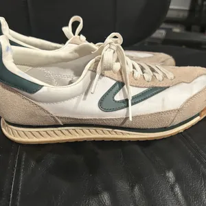 Tretorn Women's Sneakers in White, Tan, and Green thumbnail 3